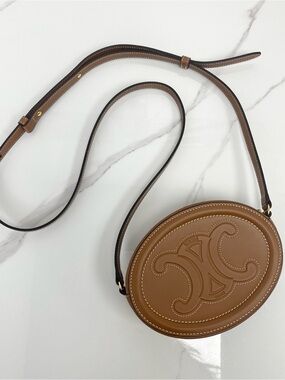 Celine Oval Purse Cuir Triomphe
